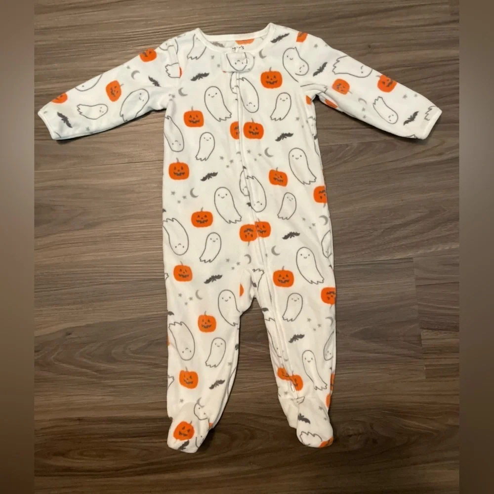 Carter's White and Orange Halloween Footie with pumpkins and ghosts size 9M